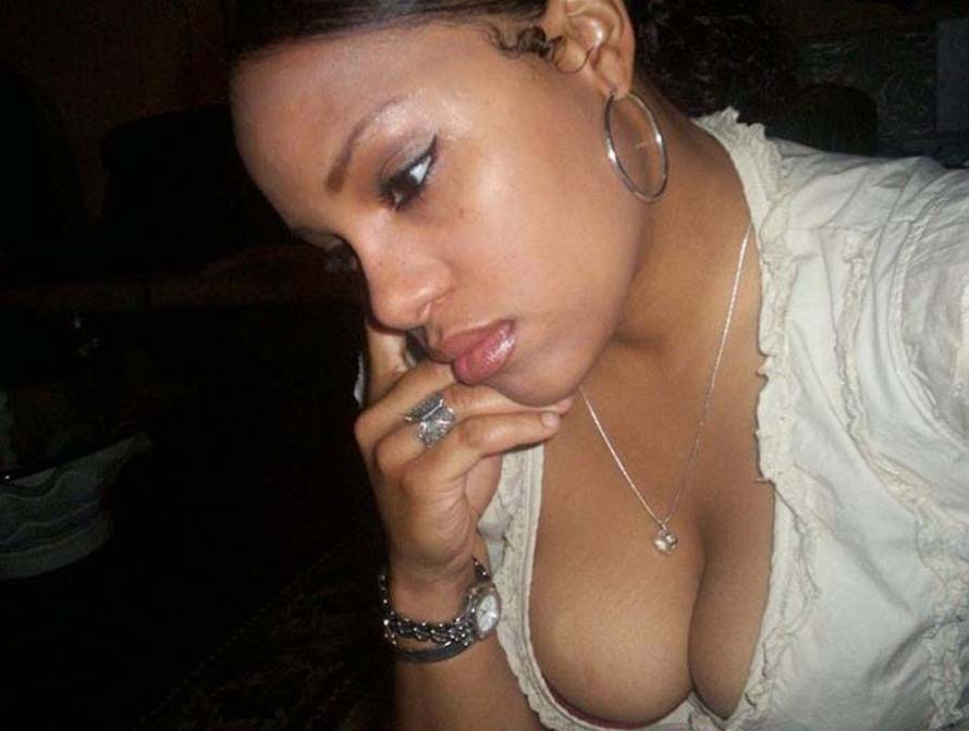 superdarkbeauties:  Connect With Local Black Women Near You! 