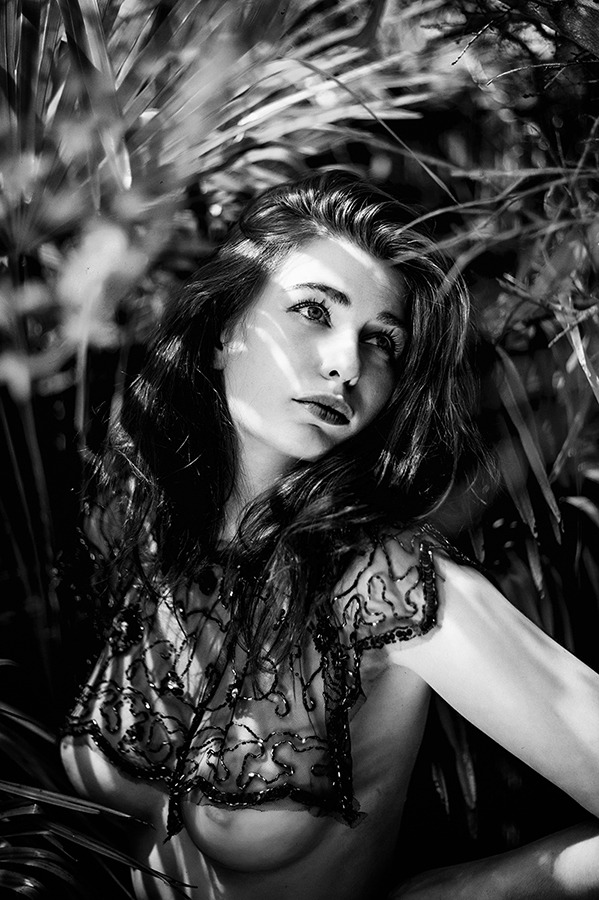 lamppostinthesnow:  Model: Sophia Photographer: Billy-Bollocks 