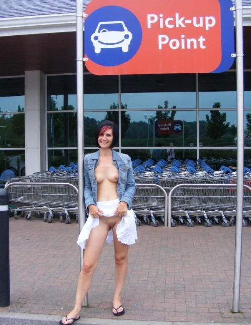 flashinginstores: Joanne loves flashing in stores.That is awesome!  Love these sent in flashing