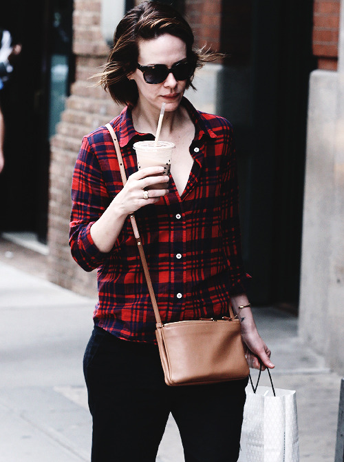 cotilardmarion:  Sarah Paulson — Out and About in New York City — May 21, 2014
