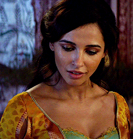 ohaladdins:#jasmine reacting to rajah’s reactions on aladdin