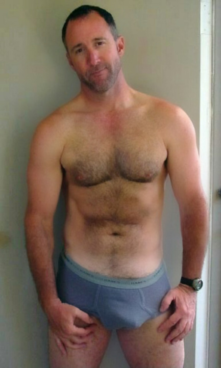 hanging-in-our-underwear:loving that  Hi daddy.