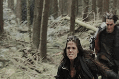 pandizenzero:The 100 Season 2 Deleted Scene (x)