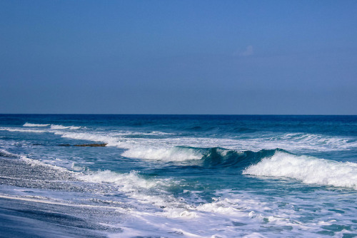 Elyu, April 2015Back when most people are sober and the beach isn’t too crowded.Canon EOS 1100Lightr