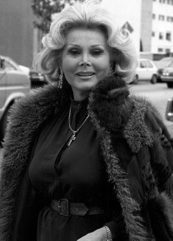 https://people.com/movies/zsa-zsa-gabor-dies-family-feuds/