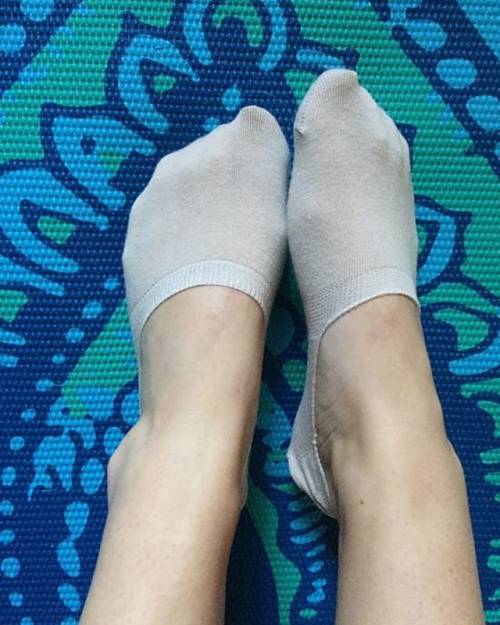 lexilovesanklesocks:It’s been awhile but I’m back with a new sock model, the beautiful @namaste.bre 