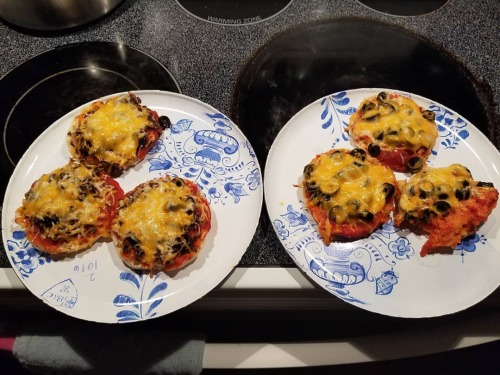 Remember when your daughter wasn’t too tired to help make English Muffin Pizzas?… Peppe
