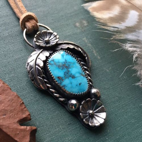 It’s #turquoisetuesday | shopweathergirl.com . . . #etsy #indiestyle #freespirit #witchyvibes 