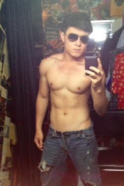 siroman91:  Hot Viet guy &lt;3  Well defined~!