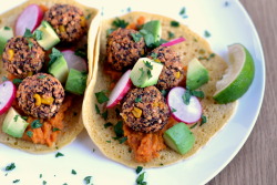 veganfoody:  Chili Quinoa-Bean Bites with