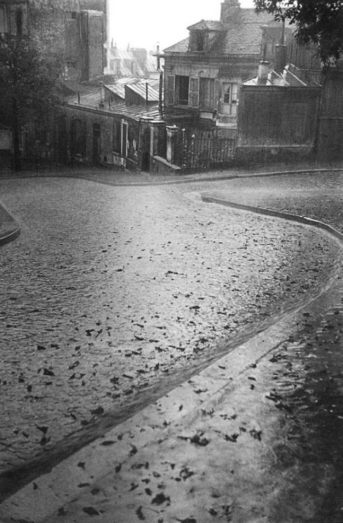 last-picture-show:René Jacques, Le Bateau-Lavoir, Paris, 1935