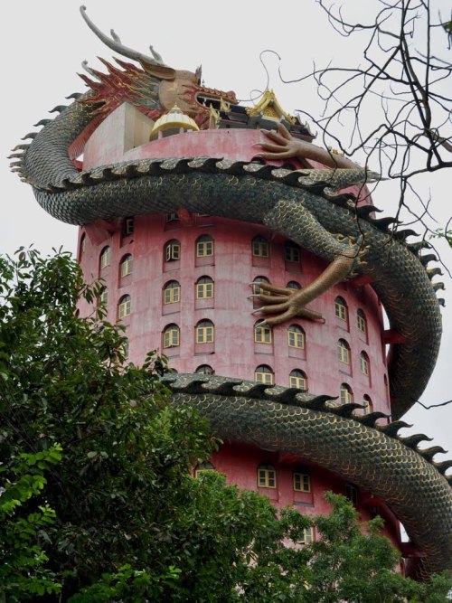 Wat Samphran (The Dragon Temple) / Thailand (by Sergey Brandys). 