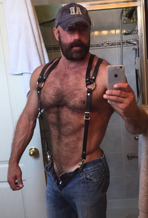 Who else who finds suspenders on nipples sexy as hell?  More nippleplay at http://nipplepigs.tumblr.com.