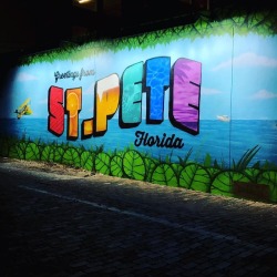 I have moved so much in my life but only a few places really feel like home. St. Pete is one of them. Finally got to snap the greetings sign by moon! 💛😜📸 #leighbeetravel #moonunderwater #florida #stpatricksday #stpetersburg #latenight #downtown