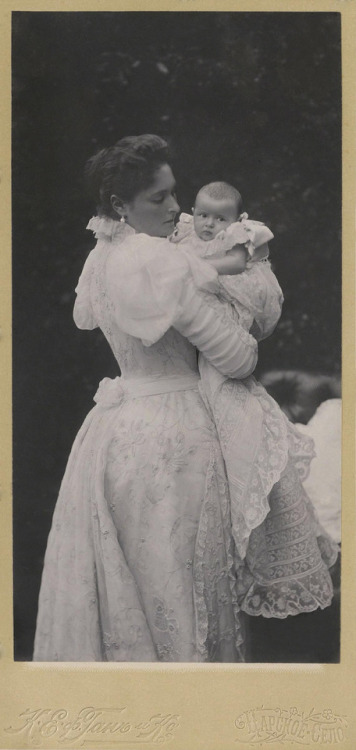 Empress Alexandra Feodorovna photographed with her second daughter Grand Duchess Tatiana Nikolaevna 