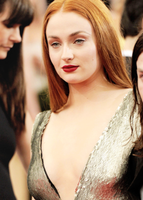dailysturner:    Sophie Turner attends the “China: Through The Looking Glass” Costume Institute Benefit Gala @ the Met on May 4, 2015 in New York City