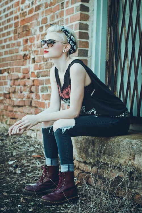 punkrockfox:  Just got a lovely surprise! Some pictures from an older shoot I did last summer! Some have never been seen, and some are re-edits. Enjoy :D  Photographer: @tuckchaylor