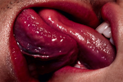 voulx:  &lsquo;Lips Or the Edge of Reason&rsquo; by Sølve Sundsbø