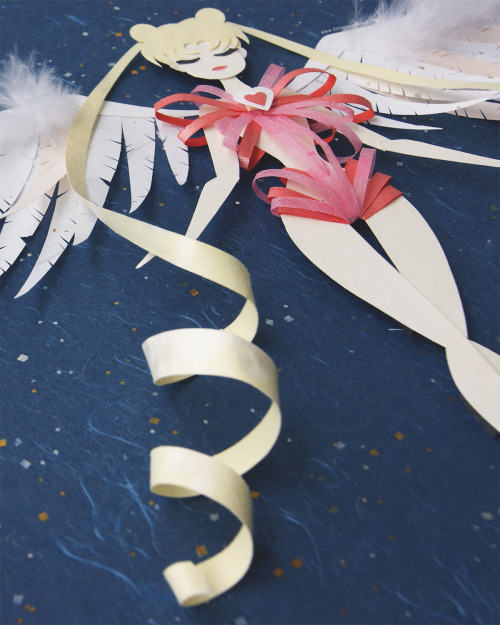 littlepaperforest: Sailor Moon mid transformation! *v*Made entirely out of cut paper. 