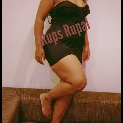 @rupsrupal gimme those sexy thighs and calves babes rups we must be with each other skin on skin soo