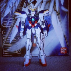 driftingdango:  My progress as of tonight, spent about 3.5 hours on it so far #gundam #gunpla #winggundamzero  I misd these