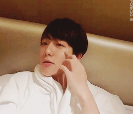 porkdo-bi:  BBH gifs 13/50: cute beansprout in his robe… 