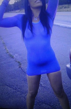 xhubbydontknox:  Be on the look out for a Hawt MILF roaming the streets! Lol Me (;  Gorgeous!