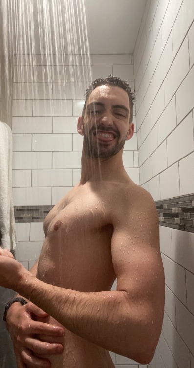 tim-ee-sis:POV: I’m welcoming you into a warm shower because it’s cold an rainy