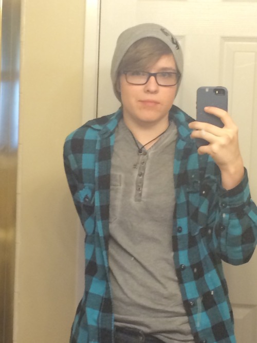 light-scales:I still look like trash I’m just vaguely attractive trash I guess ???