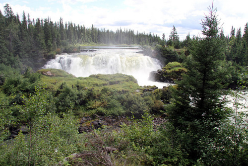 Pisew Falls by Travel Manitoba on Flickr.