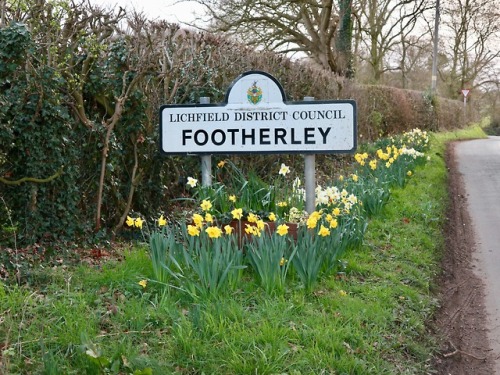 #365daysofbiking It must be spring!
March 15th - Heading home from the station after a long afternoon legal meeting in Birmingham, in order to mitigate a rather evil wind, I took to the back lanes.
On my way, I passed this wonderful sight, which...