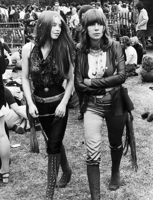 rockandrollpicsandthings: Girls at Hyde Park Music Festival, London 1969