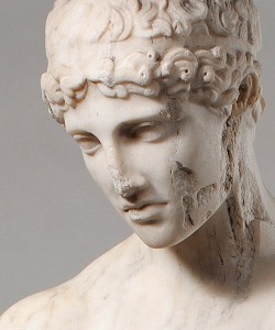 ganymedesrocks:  Marble statue of a youth