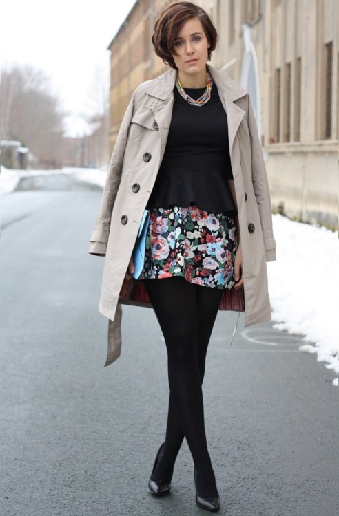 XXX fashion-tights:  Coat, black shirt and flower photo