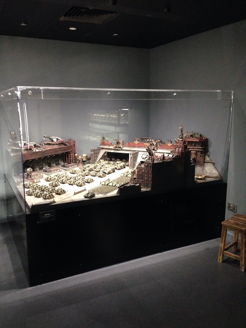 brushforthebrushgod:  So I visited the newly revamped warhammer world today and my
