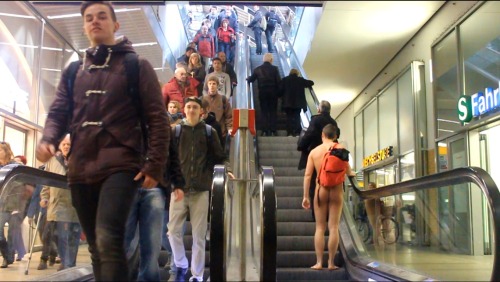 Porn photo Urban nudism _ Berlin http://vimeo.com/user17954288