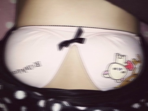 mr-poss: claimformeagain: 初三女生的投稿 初三 想看萝莉视频的快快联系我，私信留下你的qq，诚信第一非诚勿扰，下手晚了就没有了