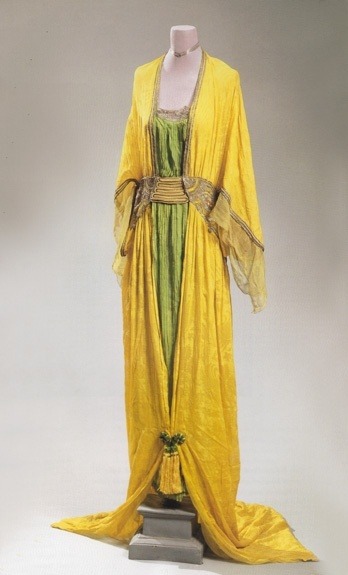 virtualclutter:Poiret Oriental gown, Spring 1913. Sold at the Doyle couture auction, November 1999.