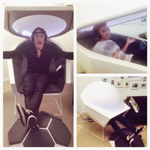 Look what we got to borrow! The @Somadome the mediation super pod that every office should have. We 