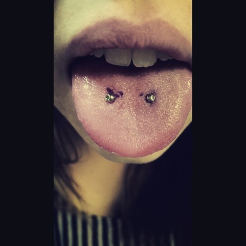 Snake eyes! #piercings #snakeeyes #snakeeyespiercing #tongue #tonguepiercing #bodypiercer