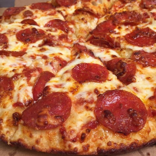 Got a craving for this Pepperoni Pan pizza all of a sudden…