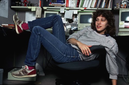 katherinestasaph: 0100101110101101:  lexaproletariat:  gaspack: Susan Kare, famous graphic artist wh