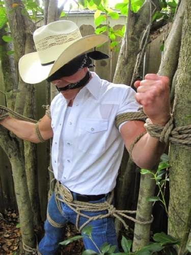 bondageforthebigman:Cowboy trouble. 
