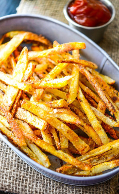 verticalfood:  Extremely Crispy Oven Baked French Fries  