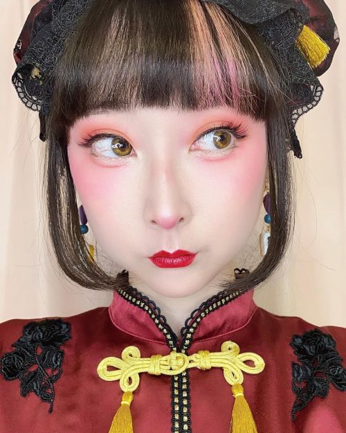 Lunar new year makeup ❤️ brings your good luck&hellip; maybe 旧正月のメイク❤️ラッキーカラーのレッド！..#コスメBase: #laro