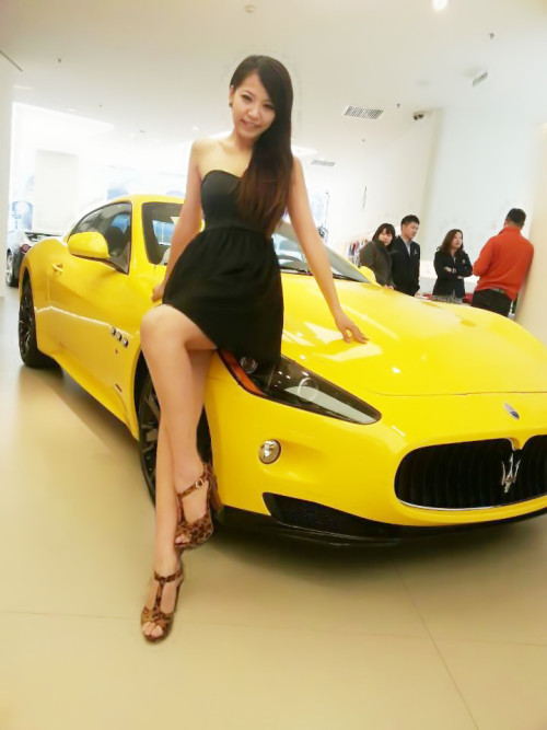 yamakaso: 为证明汤博真实性，特上传女友没打码的参展照片，这是刚认识女友时拍的，后来她再参展就不再告诉我了，我也不清楚她会去哪参加活动，参加什么样的活动，活动哪里。只希望能把活动现场的的照片发
