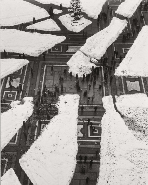 casadabiqueira: Sagrato di piazza del Duomo di Milano Mario De Biasi, 1951 Via Un regard oblique