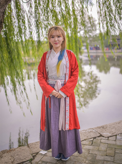 hanfugallery:#西塘汉服文化周# Xitang Hanfu Culture Week. Photo by 松溪大曲