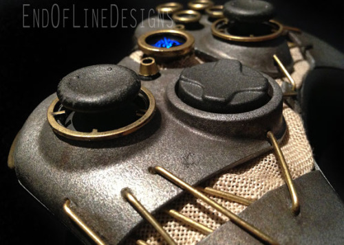 morttheunwise:  theomeganerd:  Dishonored Control Pad & Nintendo Game Boy Sculptures by Devin Smith   quelindoeldelaxboxwn