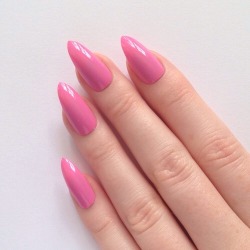 1-800-hotlinepink:    💅✨💟  